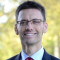 Porträtfoto von Mag. Dr. phil. Alexander Ströher, LL.M.